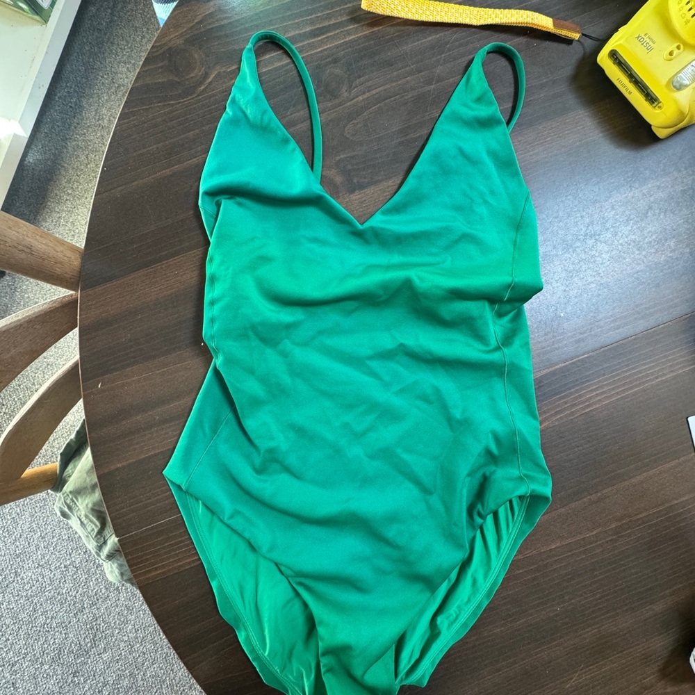 Left On Friday Turf Green Sunday Suit tall small